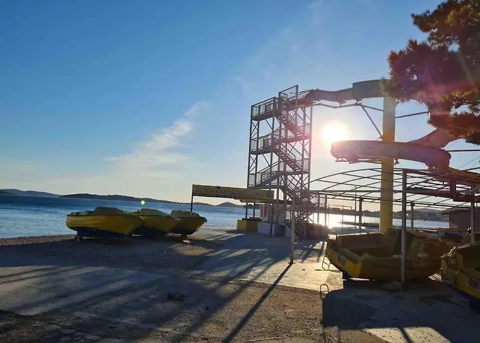 Prostorný Domov V Nejkrásnější části Chorvatska Vodice