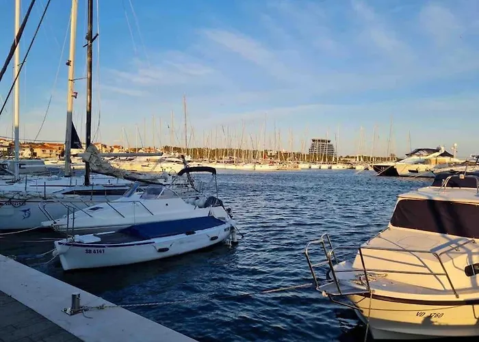 Prostorný Domov V Nejkrásnější části Chorvatska Apartamento Vodice