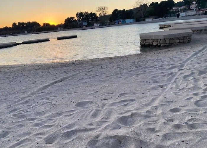 Prostorný Domov V Nejkrásnější části Chorvatska *