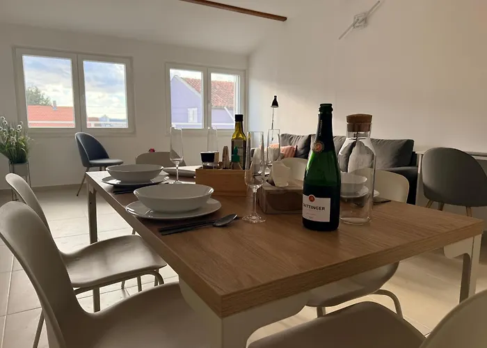 Prostorný Domov V Nejkrásnější části Chorvatska Apartamento Vodice